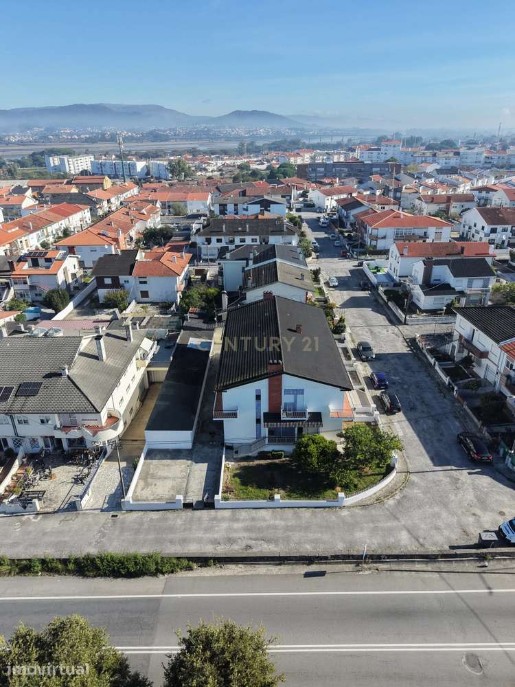 Apartamento T2 em Darque, Viana do Castelo com garagem fechada e arrum