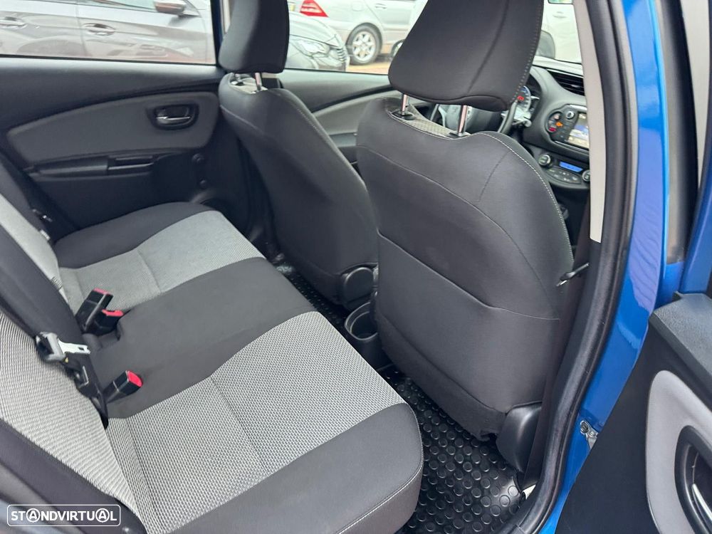 Toyota Yaris 1.5 HSD Comfort+Navi - 8