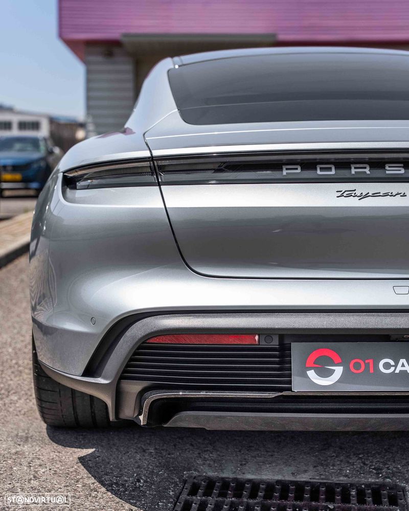 Porsche Taycan Turbo - 14