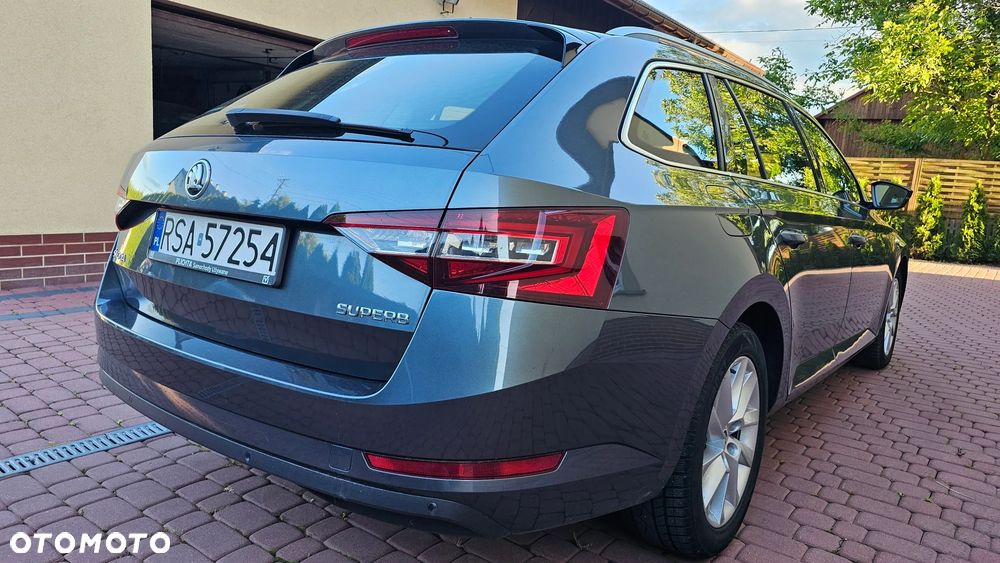 Skoda Superb 2.0 TDI Ambition DSG - 20