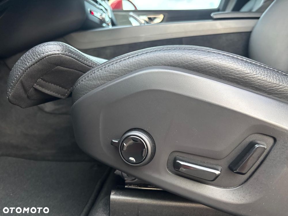 Volvo XC 60 T6 AWD Recharge Geartronic Inscription - 23
