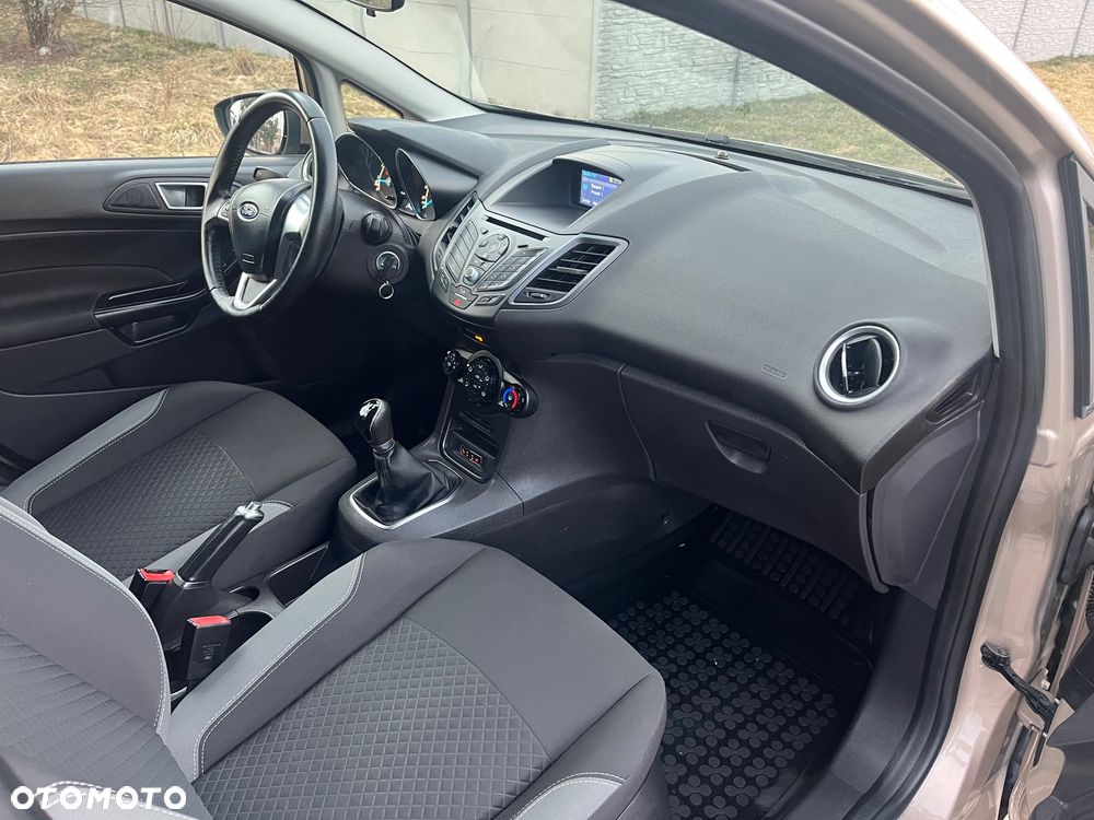 Ford Fiesta 1.25 Platinium X - 29