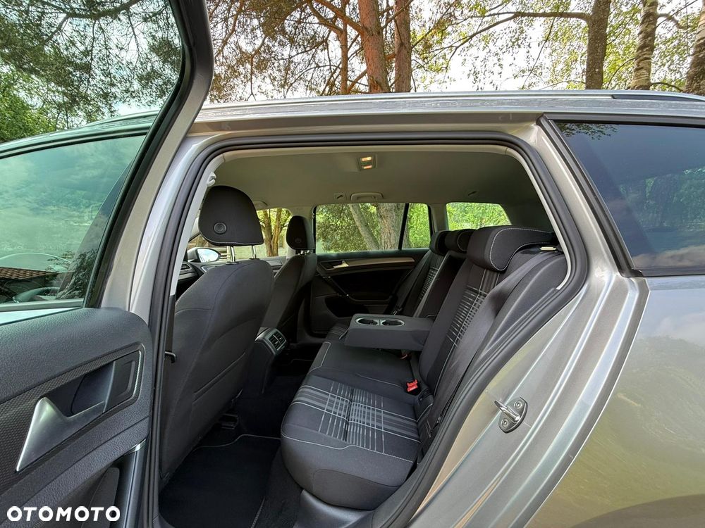Volkswagen Golf 1.6 TDI BlueMotion Technology Lounge - 24