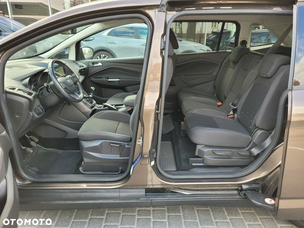 Ford Grand C-MAX - 12