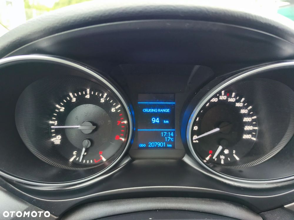 Toyota Avensis - 24