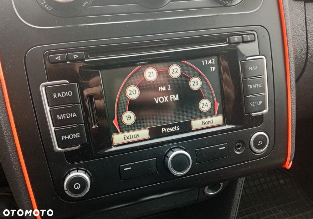 Volkswagen Touran - 30