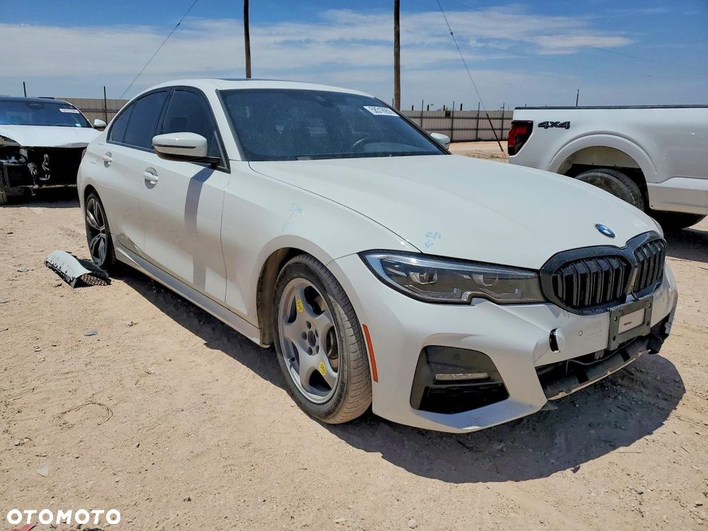 BMW Seria 3 330i M Sport - 5