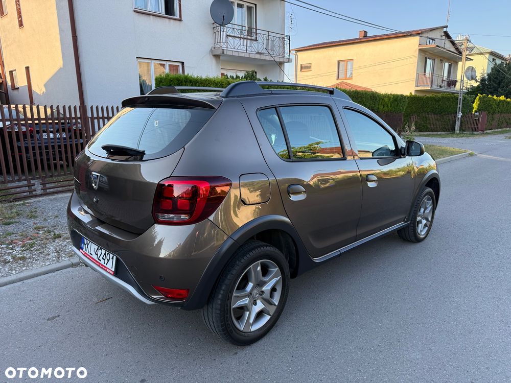 Dacia Sandero 0.9 TCe SL Celebration S&S - 4