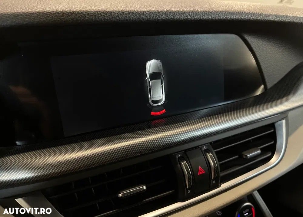 Alfa Romeo Stelvio 2.2 JTDM AWD AT8 Veloce - 14