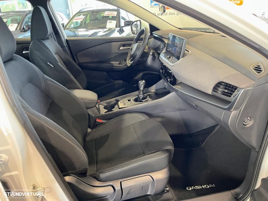 Nissan Qashqai 1.3 DIG-T Engage - 25