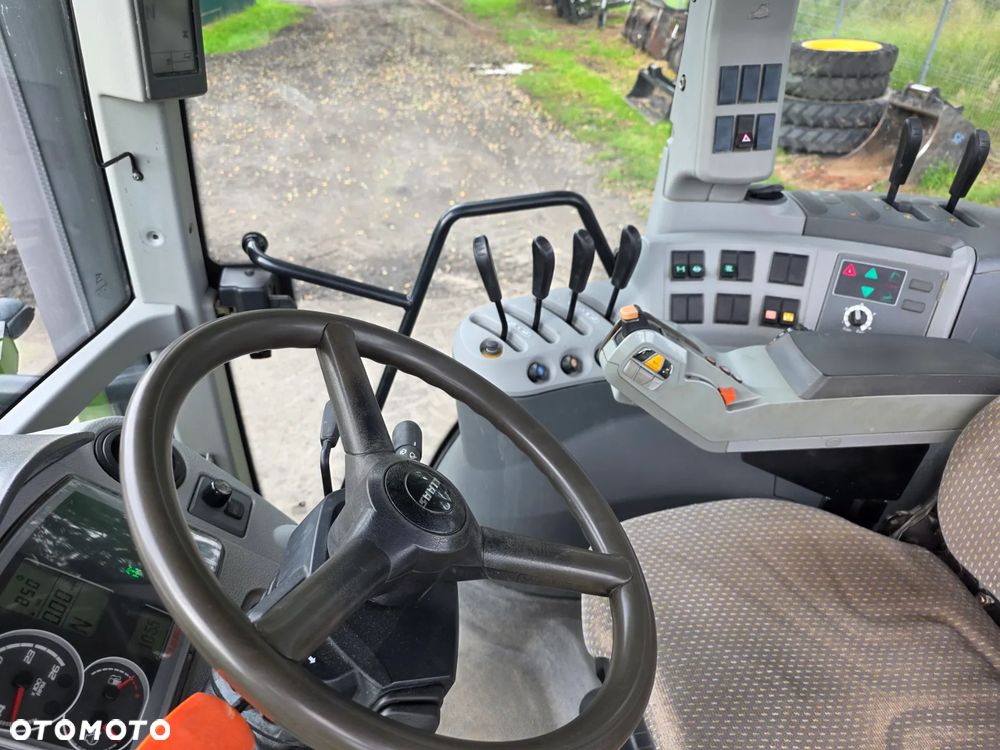 Claas Axion 810 - 3
