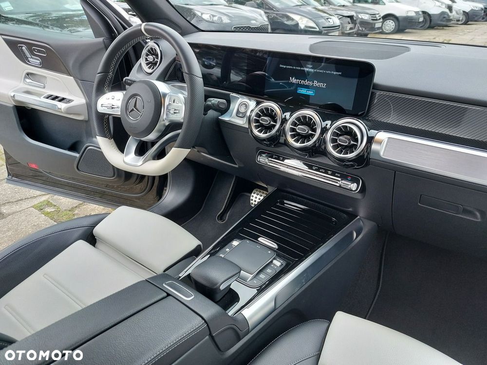 Mercedes-Benz GLB - 10