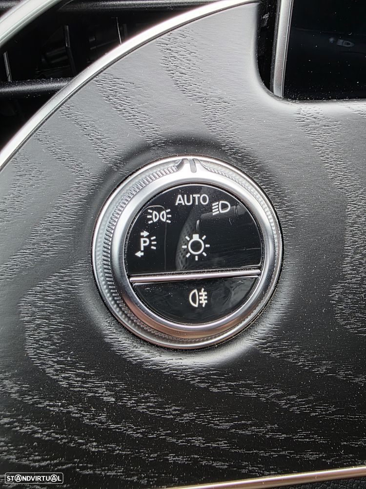 Mercedes-Benz E 300 de 4Matic 9G-TRONIC AMG Line - 27