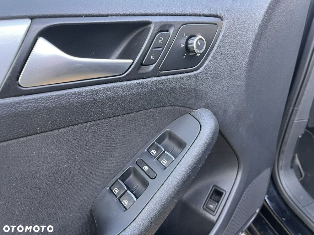 Volkswagen Jetta - 18