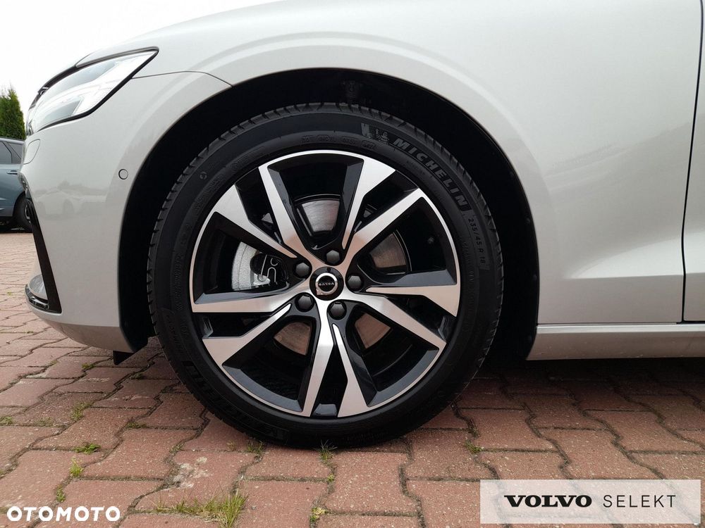 Volvo V60 B4 B Plus Dark - 25