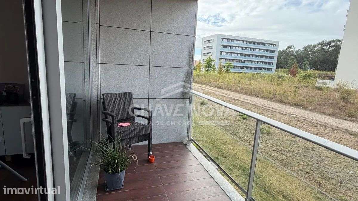 APARTAMENTO T2 | CANIDELO | 103 M² | VARANDA 5,60 M² | BOX 17,50 M² | - Grande imagem: 5/29