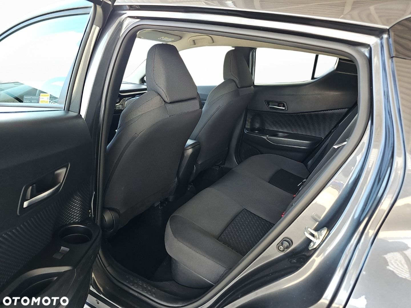 Toyota C-HR - 9