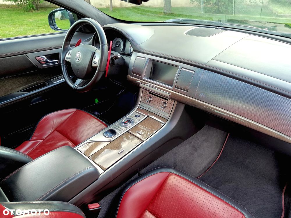 Jaguar XF XFR - 10