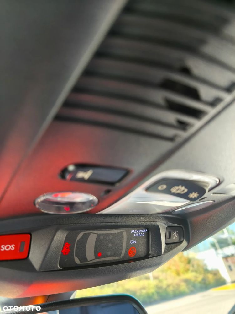 Peugeot 3008 1.2 PureTech Active S&S EAT6 - 25