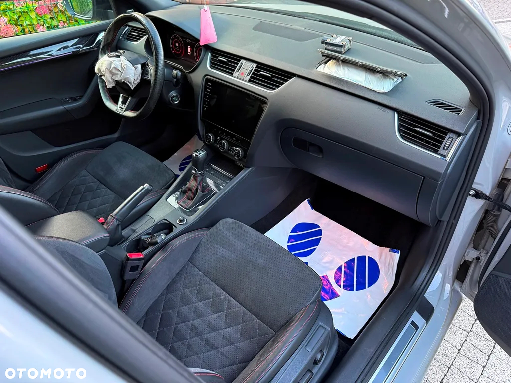 Skoda Octavia Combi 2.0 TSI DSG RS First Edition - 6