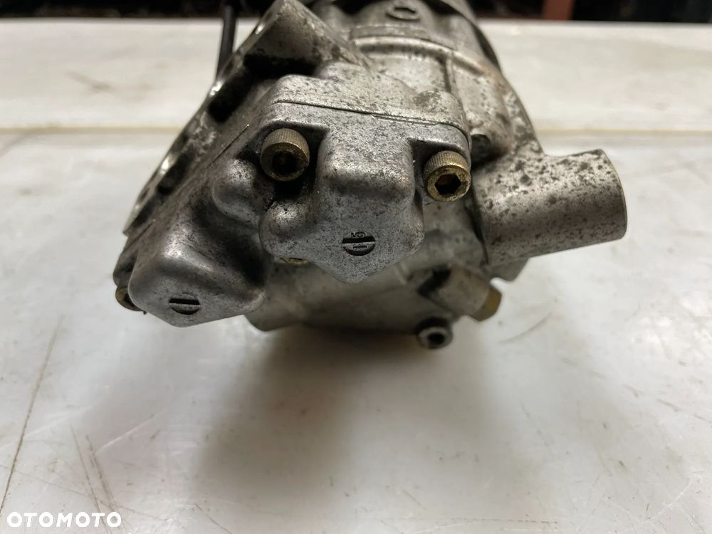 SPRĘŻARKA KLIMATYZACJI BMW E90 6915380-08 - 5