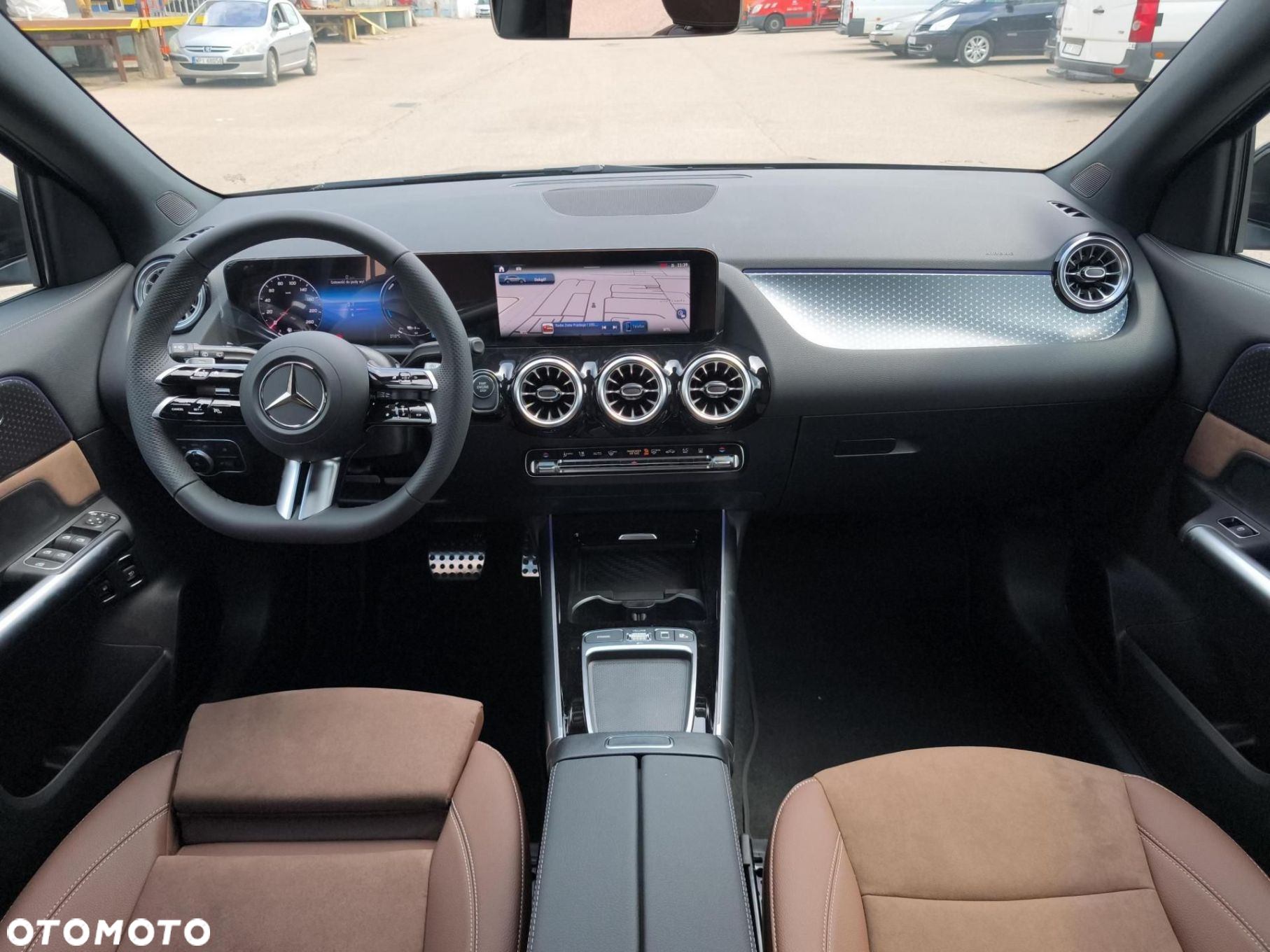 Mercedes-Benz GLA - 10