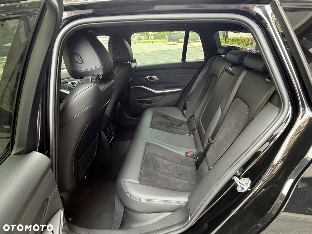 BMW Seria 3 320d xDrive MHEV M Sport sport - 25
