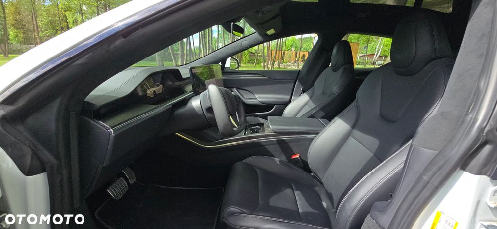 Tesla Model S - 11
