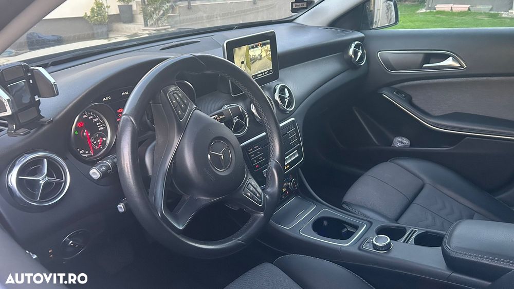 Mercedes-Benz GLA - 7