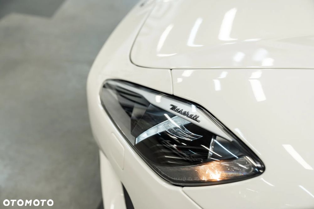 Maserati GranTurismo S - 11