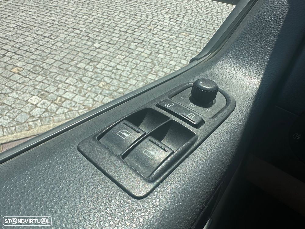 VW Transporter 2.0 TDI BM Extra AC - 13
