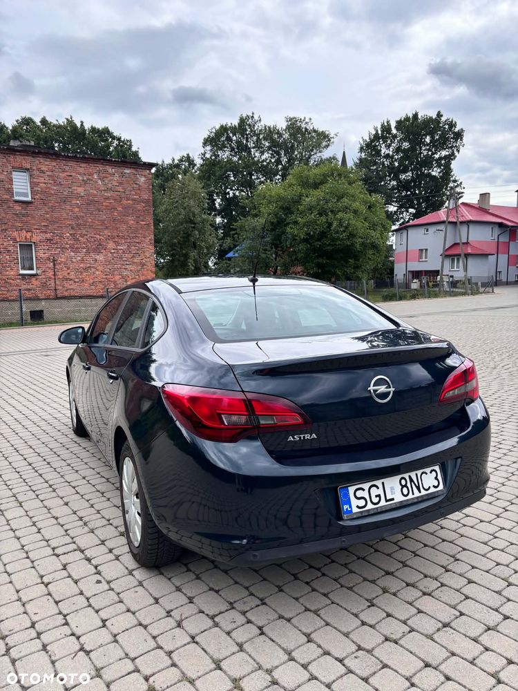 Opel Astra - 4
