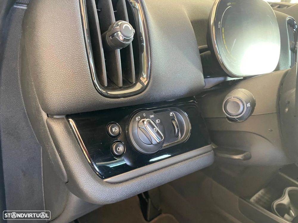MINI Countryman Cooper SE ALL4 Auto - 16