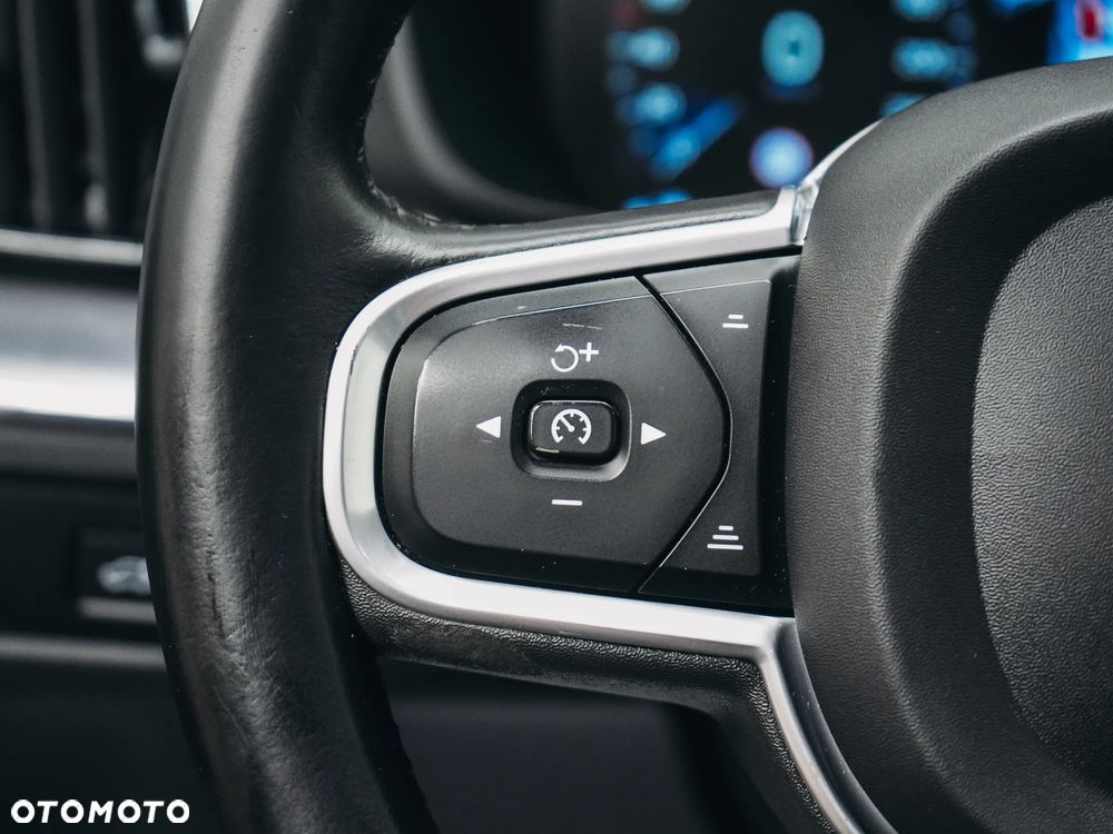 Volvo XC 60 B4 D Geartronic Momentum - 16