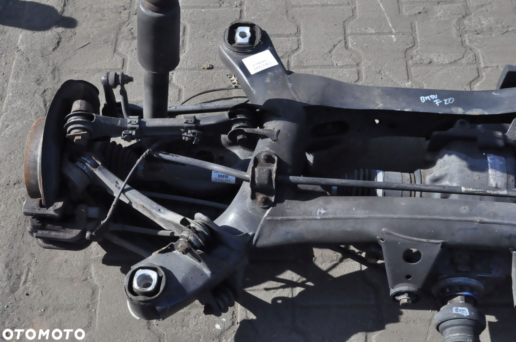 F20 116d 1.5 12V 116KM ZAWIESZENIE BELKA TYŁ + MOST 7599466 3.08 - 2
