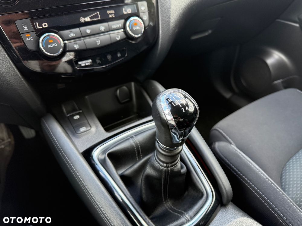 Nissan Qashqai 1.3 DIG-T Tekna - 11