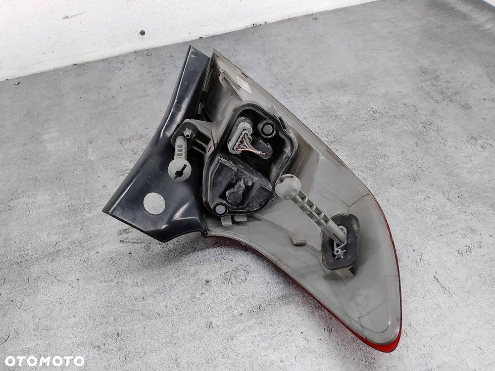 LAMPA TYLNA PRAWA RENAULT MEGANE III 265500007R 89319601 HATCHBACK - 3