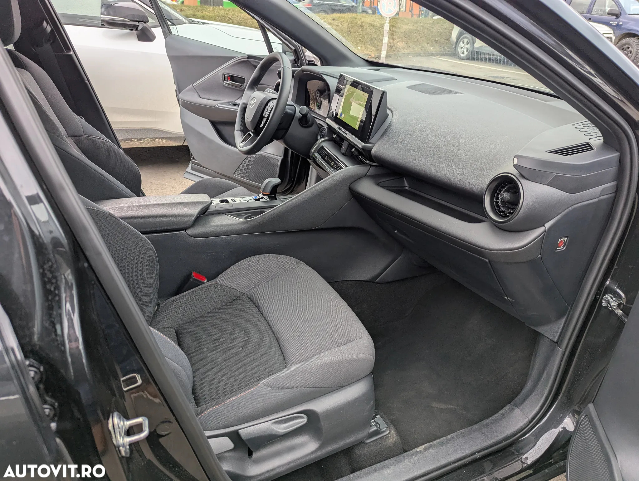 Toyota C-HR 2.0 PHEV 223 CP 4x2 CVT Dynamic - 17