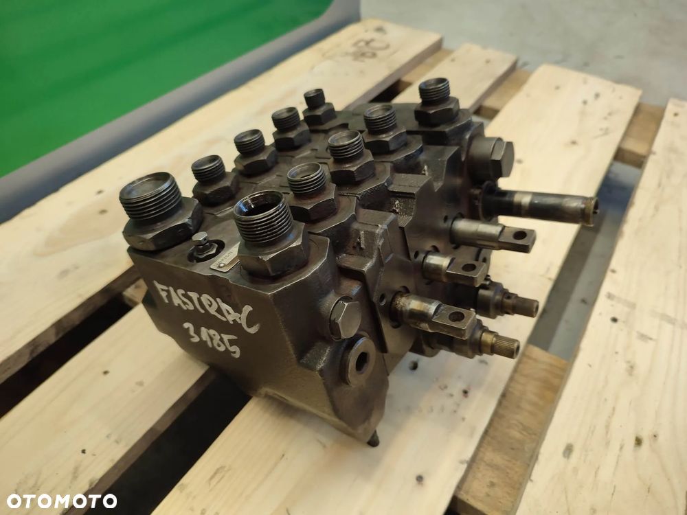 Rozdzielacz hydrauliczny JCB Fastrac 3185 (1525503681) - 4