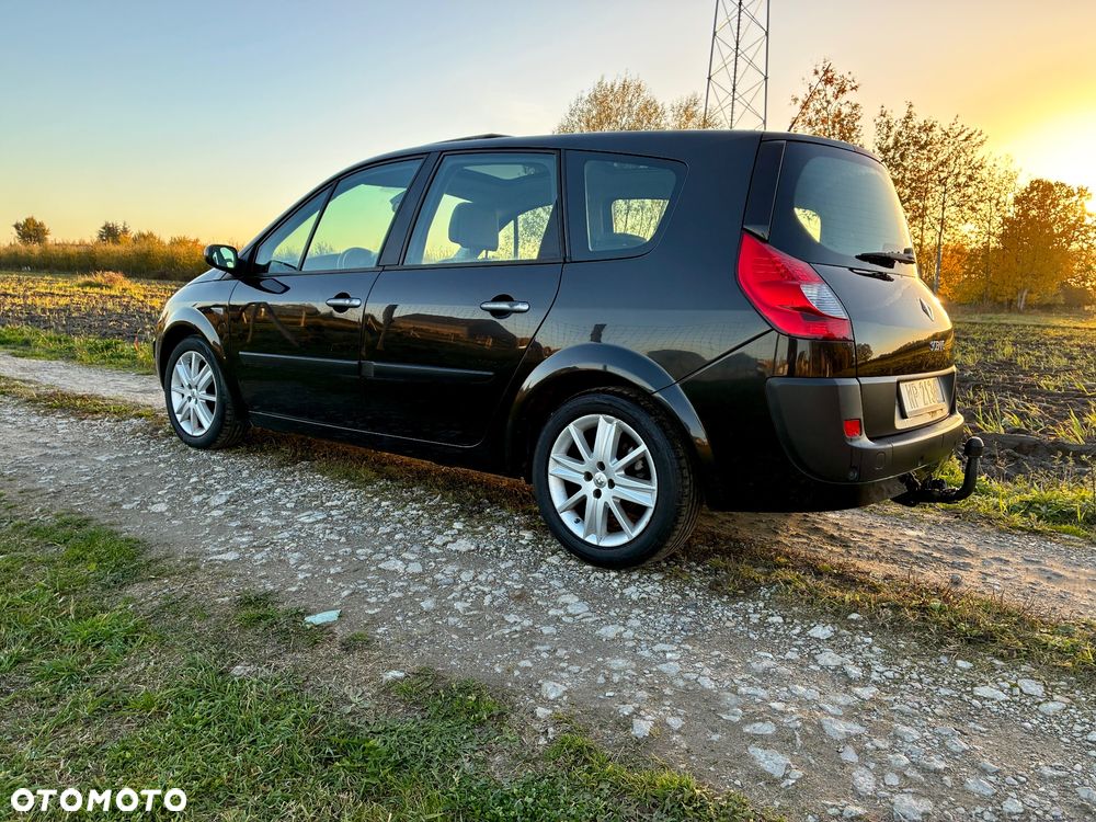 Renault Grand Scenic - 10