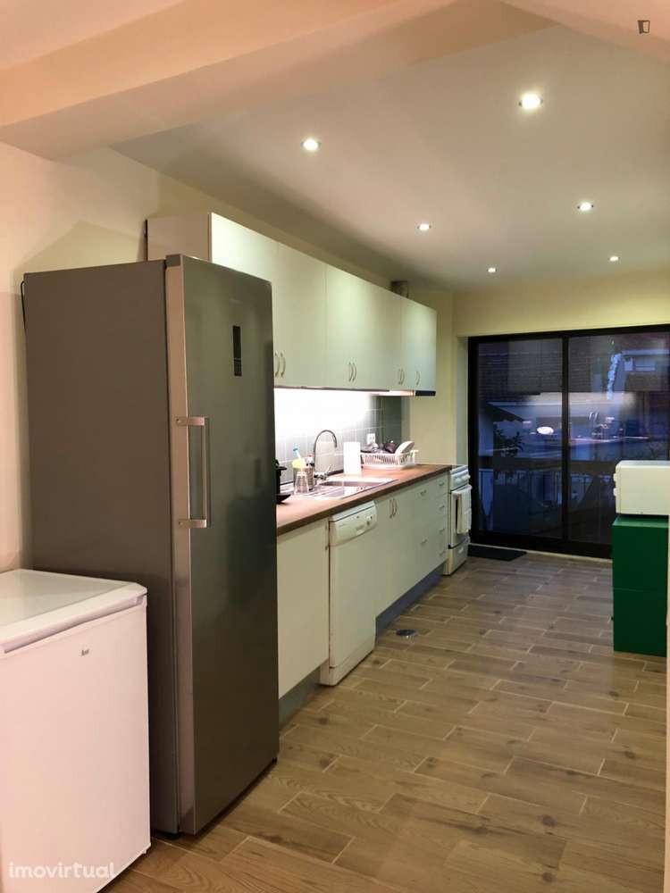 Quarto - localizado em Paranhos Porto - Grande imagem: 5/26