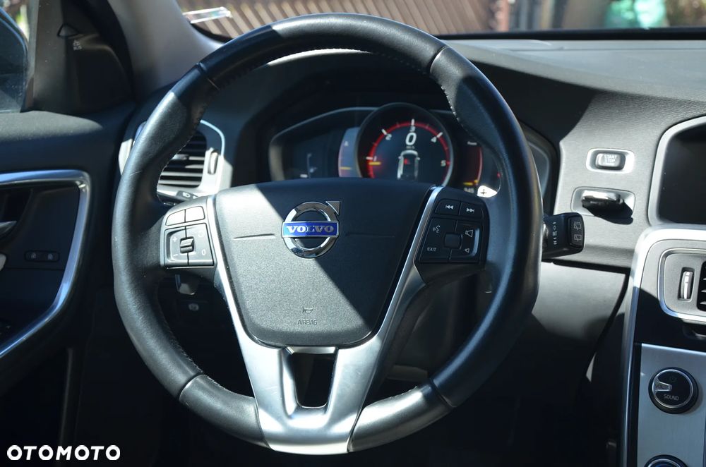 Volvo V60 B4 D Geartronic RDesign - 27
