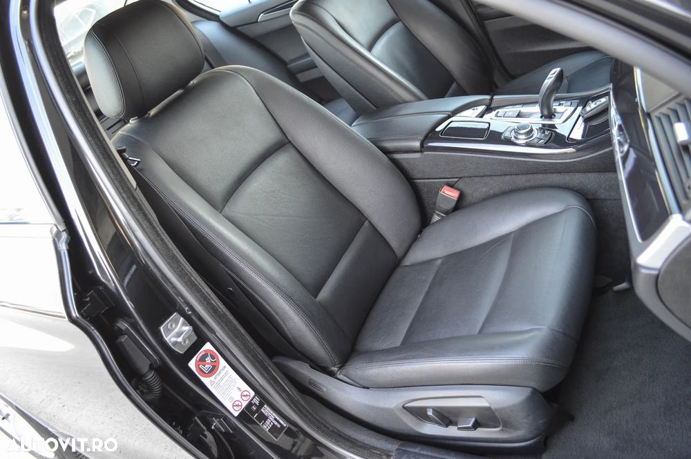 BMW Seria 5 520d xDrive AT - 19