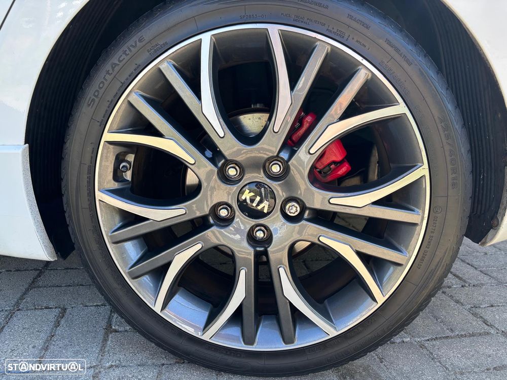 Kia Ceed 1.6 T-GDI GT - 24