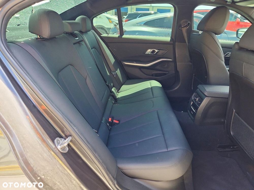 BMW Seria 3 - 12