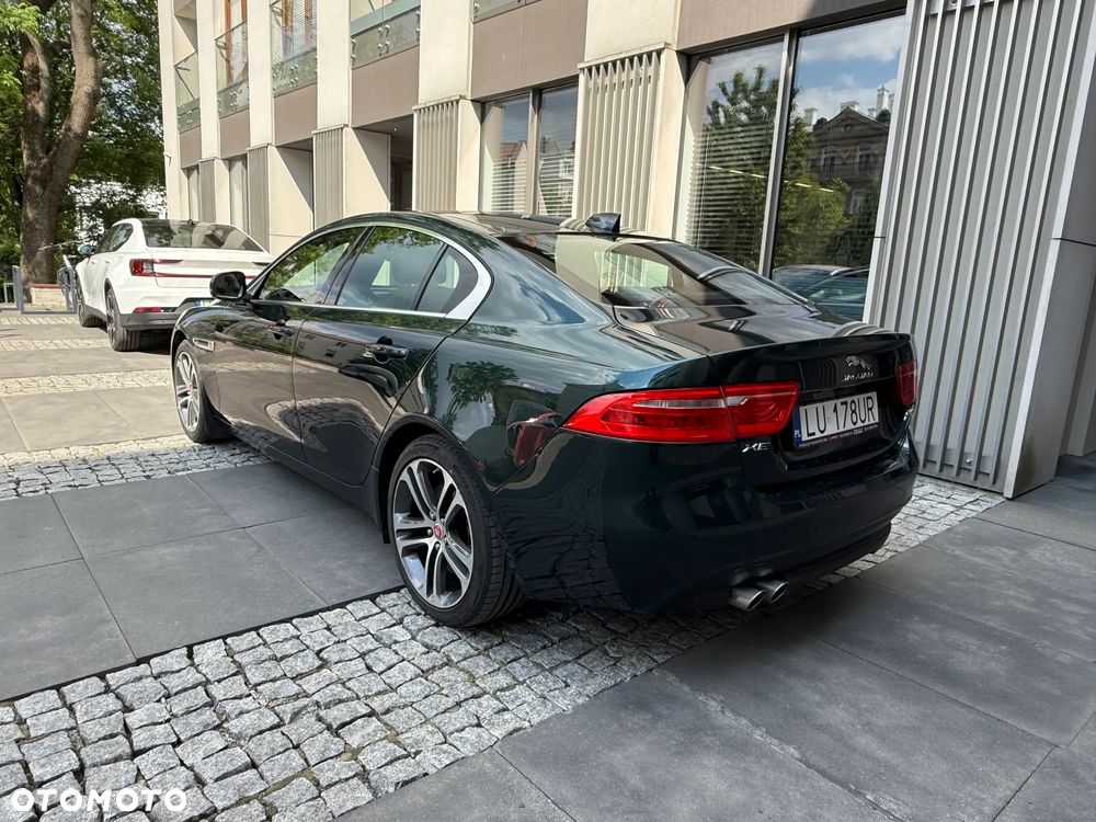 Jaguar XE - 3