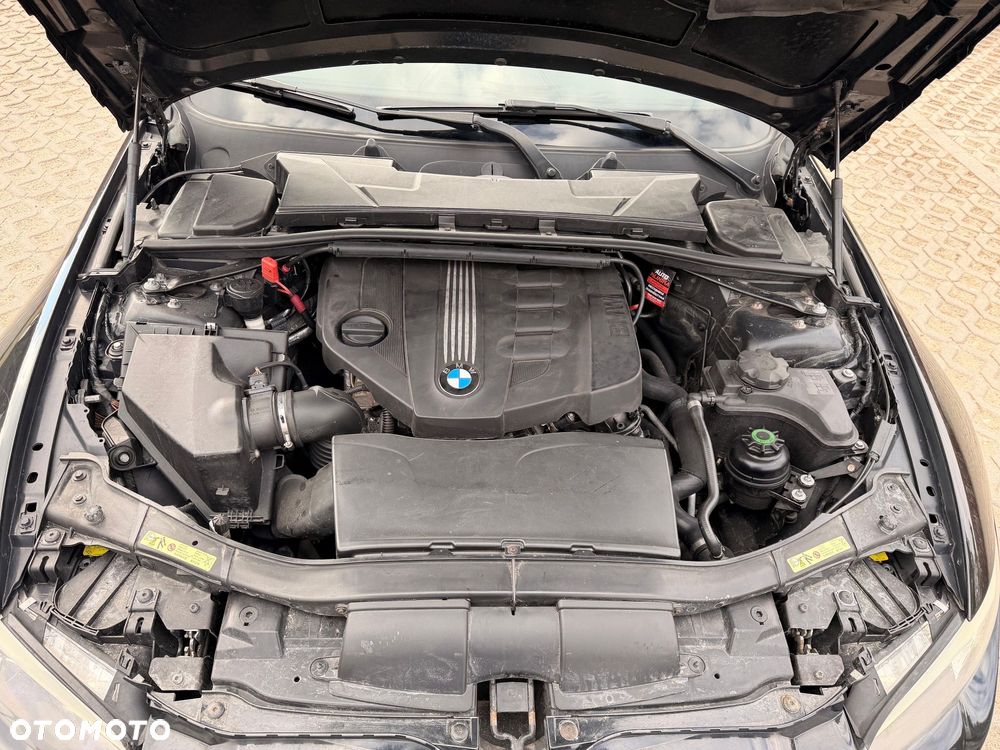 BMW Seria 3 320d DPF M Sport Edition - 12