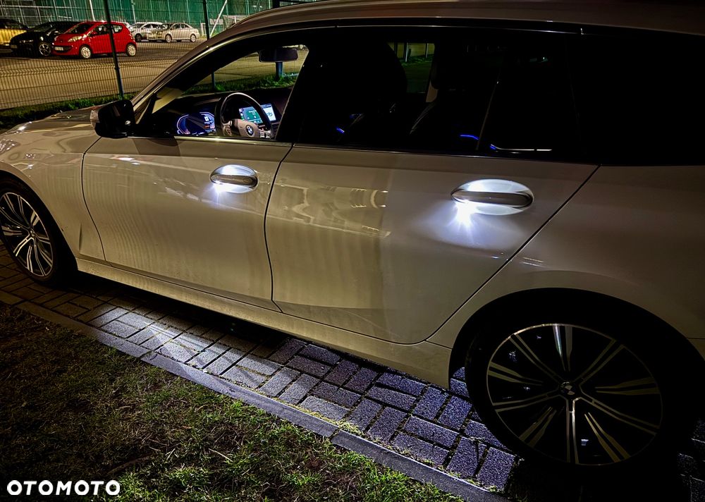 BMW Seria 3 320d xDrive Luxury Line - 26