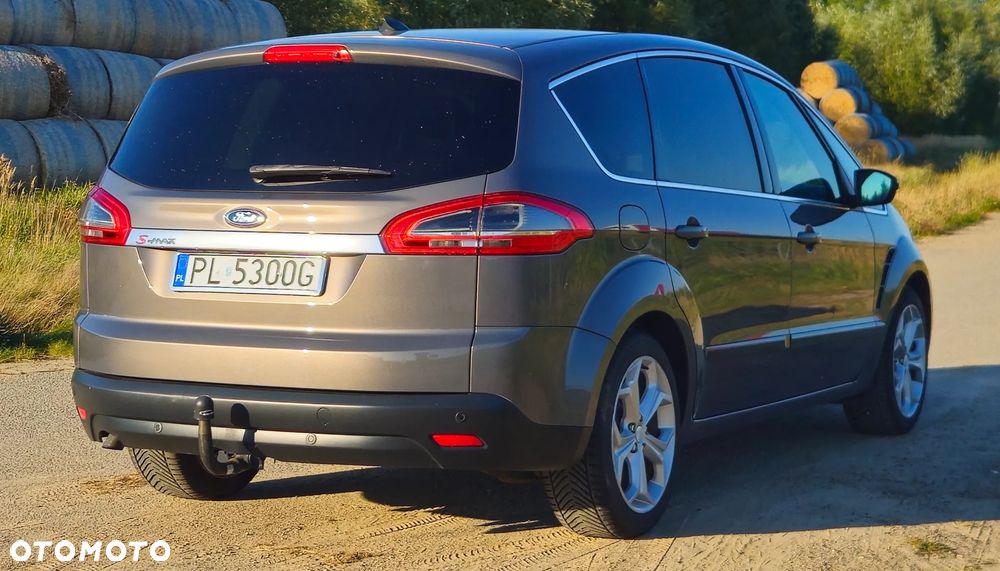 Ford S-Max - 12