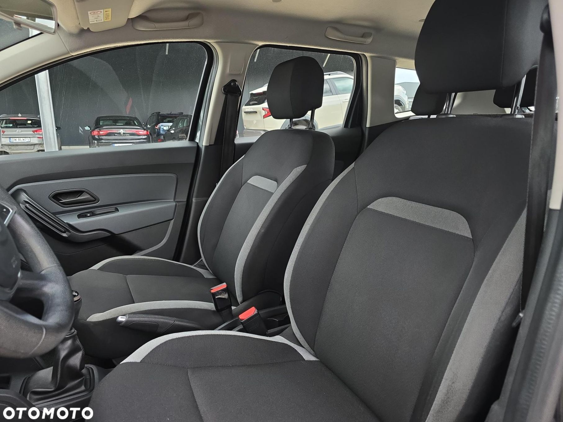 Dacia Duster 1.6 SCe Access - 13